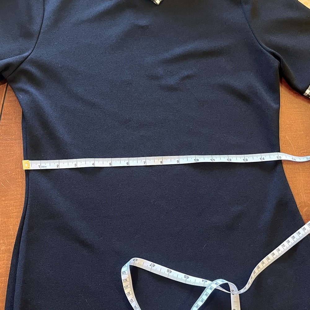 Little black dress w/ white check collar & short sleeves. Pencil silhouette. 10 - Picture 8 of 11